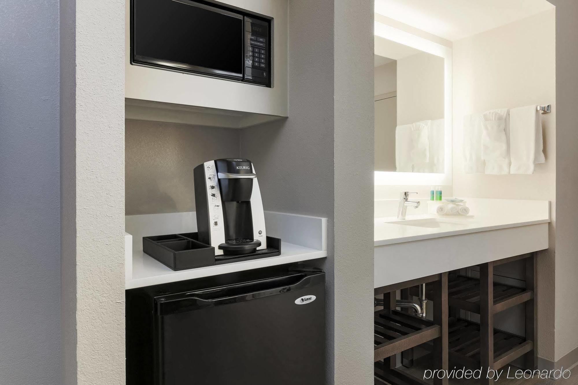 Holiday Inn Express Philadelphia Ne - Langhorne By Ihg Exterior foto